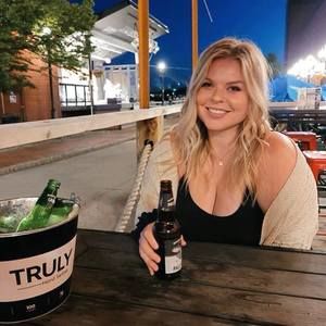 Meet your Posher, Abigail